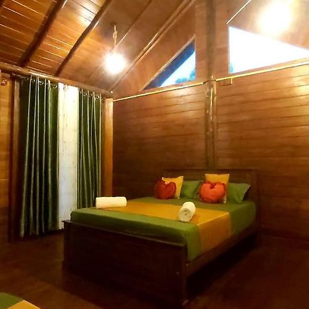 Warahana Riverside Cottage Entire Room Udawalawe Eksteriør billede