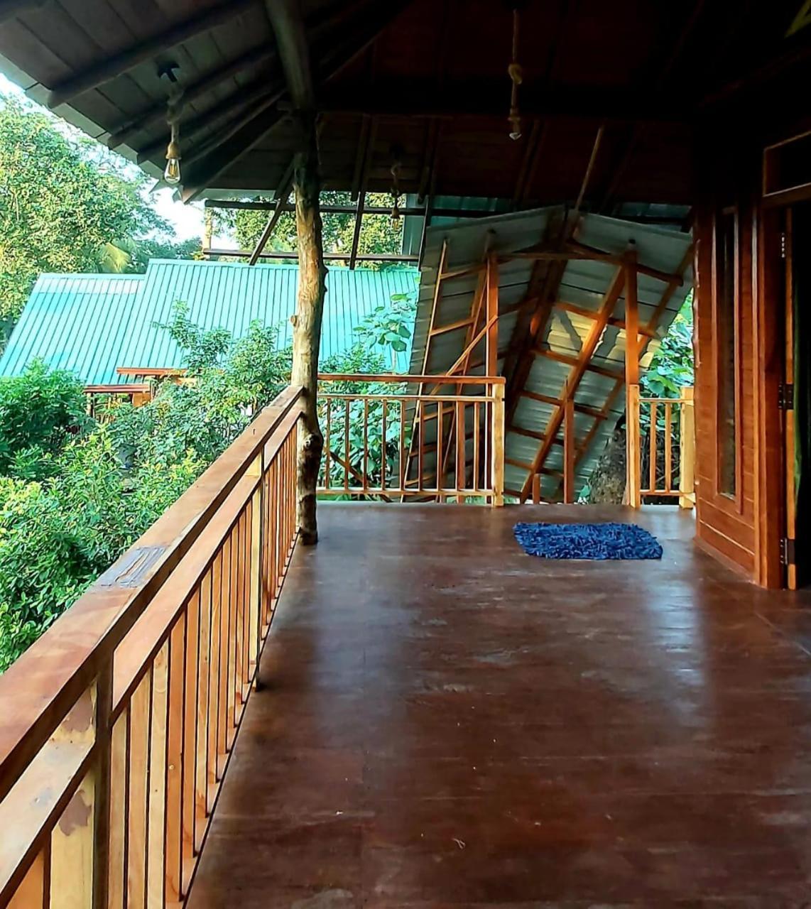 Warahana Riverside Cottage Entire Room Udawalawe Eksteriør billede