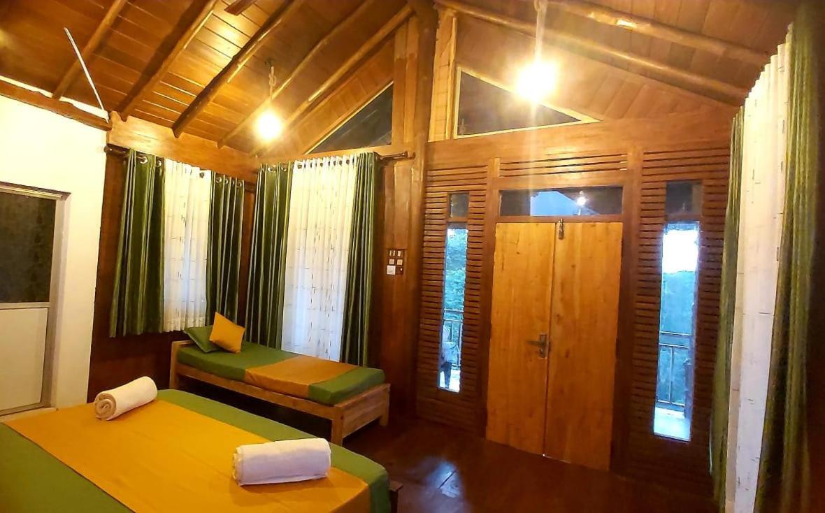 Warahana Riverside Cottage Entire Room Udawalawe Eksteriør billede