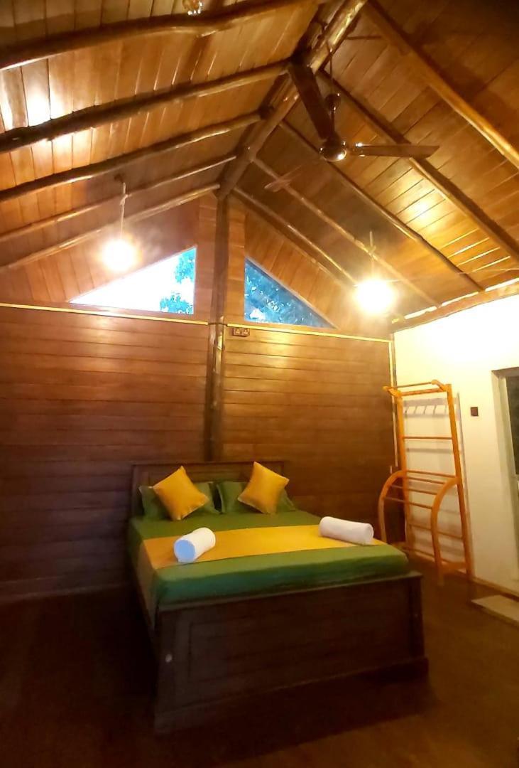 Warahana Riverside Cottage Entire Room Udawalawe Eksteriør billede