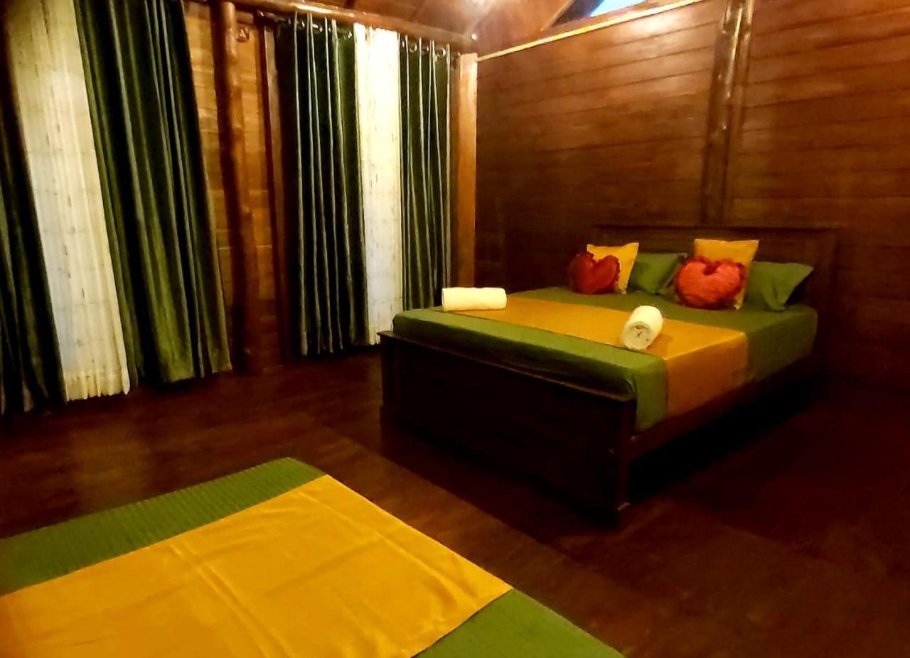 Warahana Riverside Cottage Entire Room Udawalawe Eksteriør billede