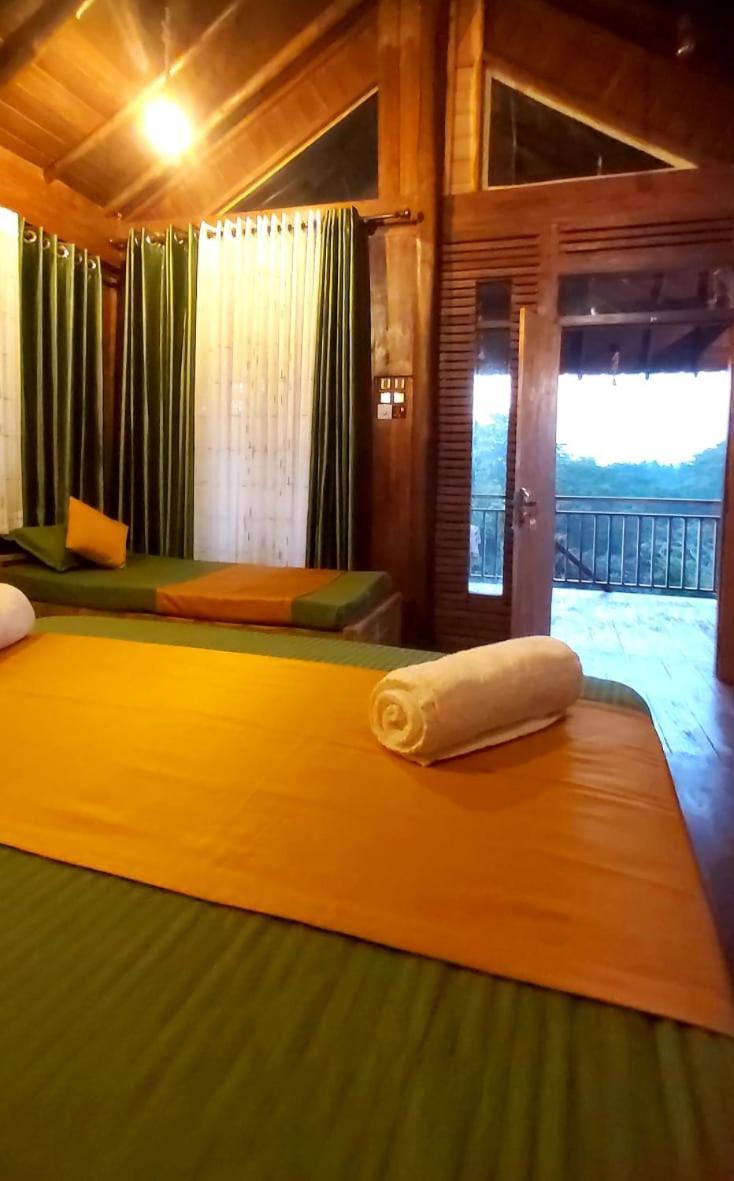 Warahana Riverside Cottage Entire Room Udawalawe Eksteriør billede